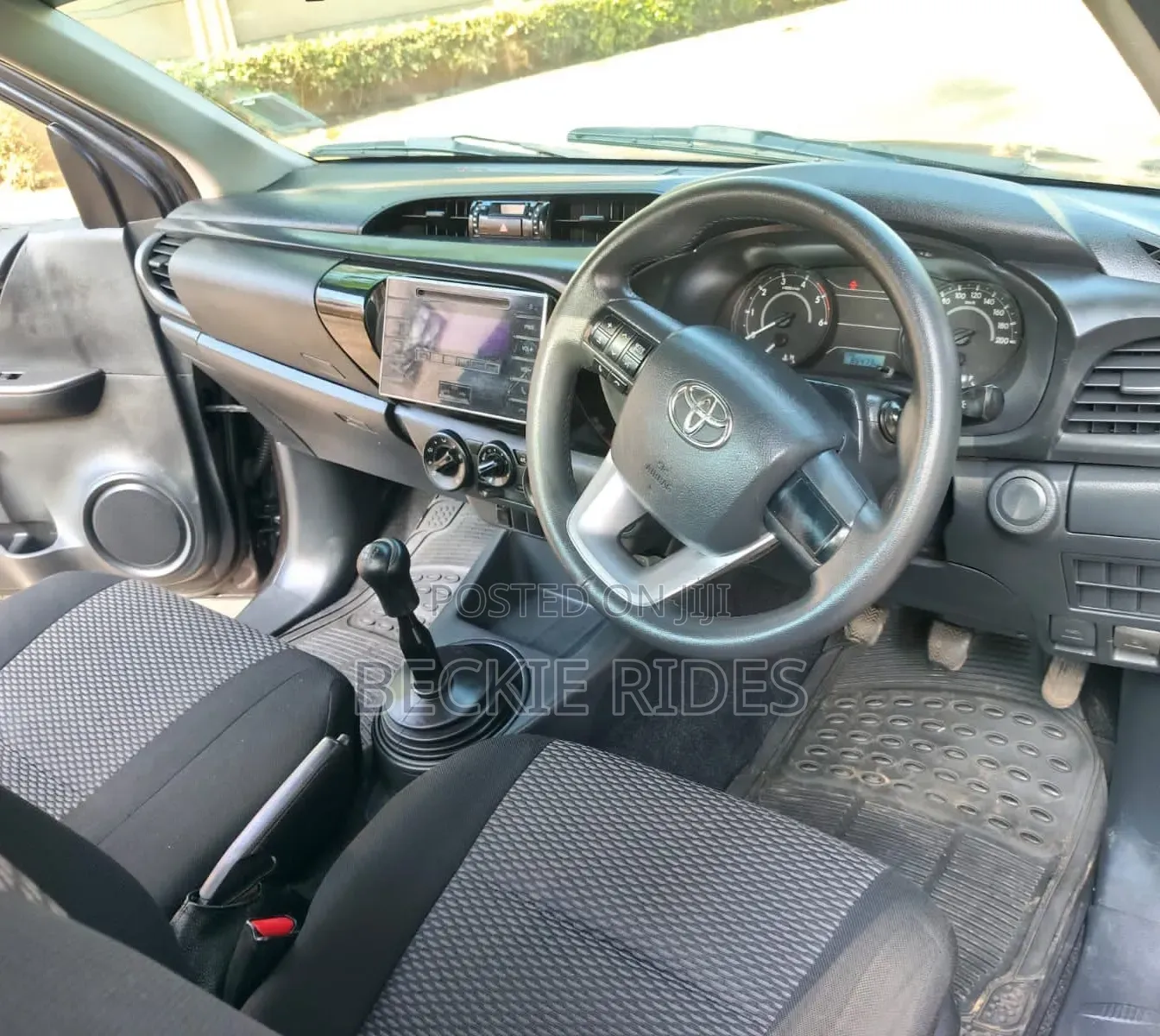 Toyota Hilux 2019 Gray