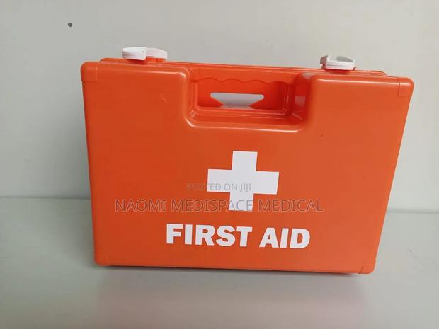 General Purpose Medium Sized Equipped First Aid Kit - thumbnail 2