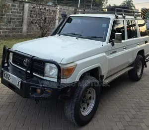 Toyota Land Cruiser 2014 White