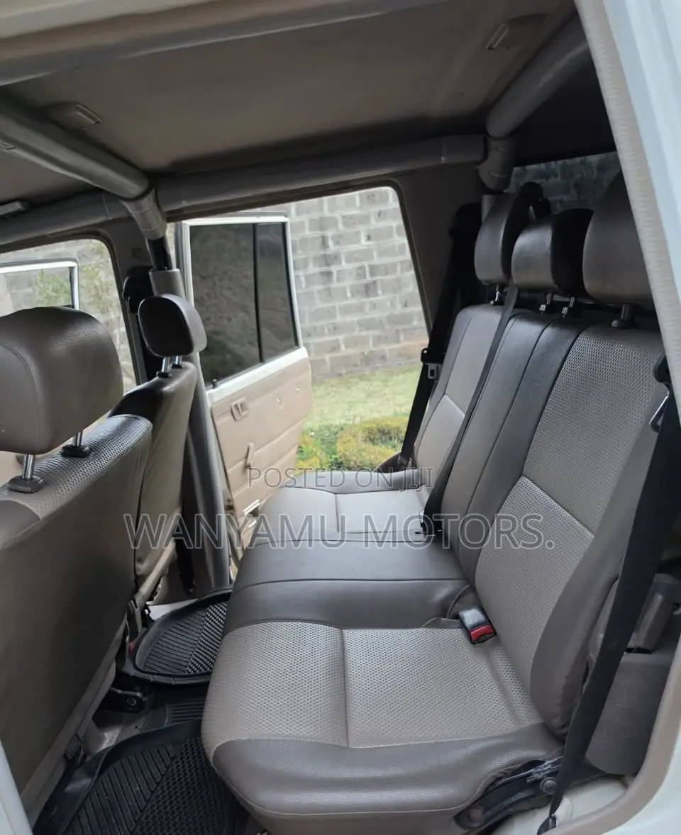 Toyota Land Cruiser 2014 White