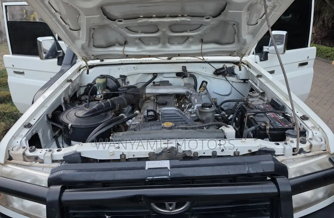 Toyota Land Cruiser 2014 White