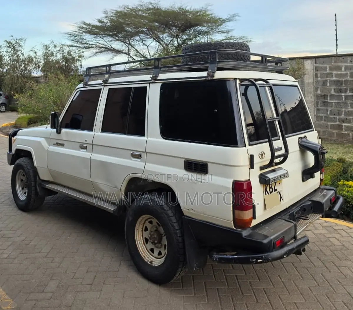 Toyota Land Cruiser 2014 White