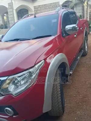Mitsubishi L200 2015 Red