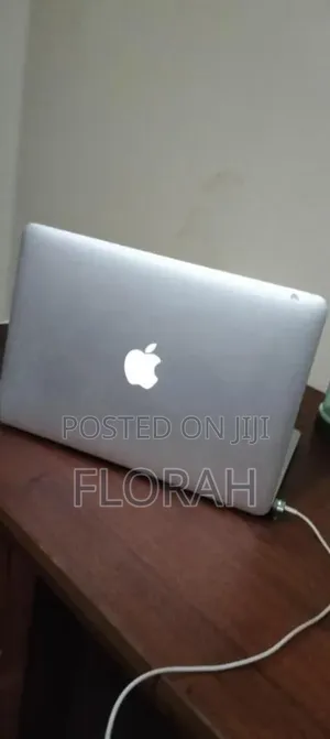 Laptop Apple MacBook Pro 8GB Intel Core i7 SSD 512GB