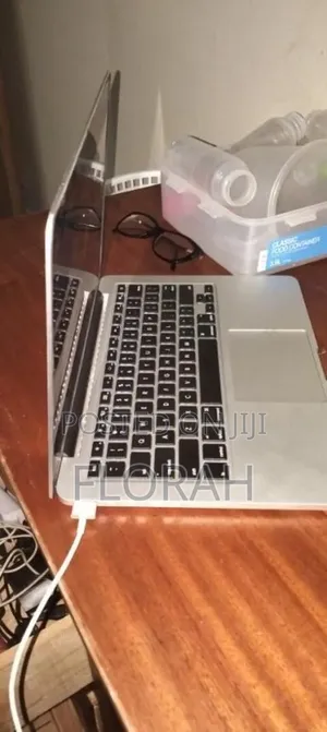 Laptop Apple MacBook Pro 8GB Intel Core i7 SSD 512GB