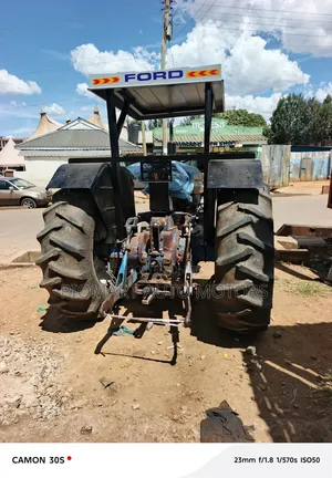 Tractor Ford 5000 2wd