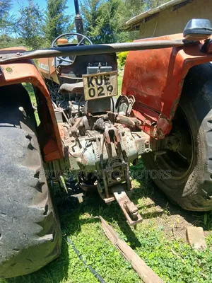 Tractor Massey Ferguson 275 Kue