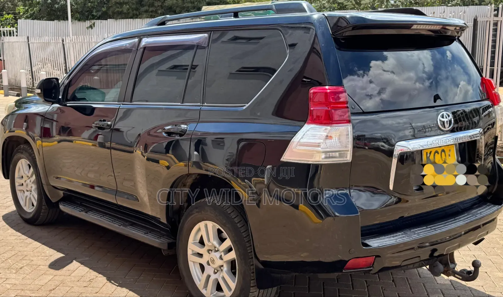 Toyota Land Cruiser Prado 2011 Black