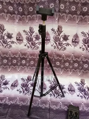 [Discounted] Tripod Stand With Phone Holder. Ringlights. Adjustable