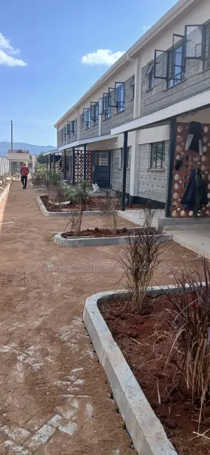 3bdrm Townhouse / Terrace in Kerarapon Drive for rent