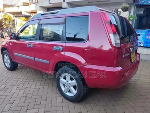 Nissan X-Trail 2004 Red