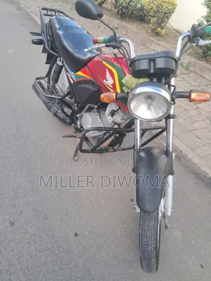 Honda CB 2024 Red