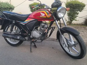 Honda CB 2024 Red