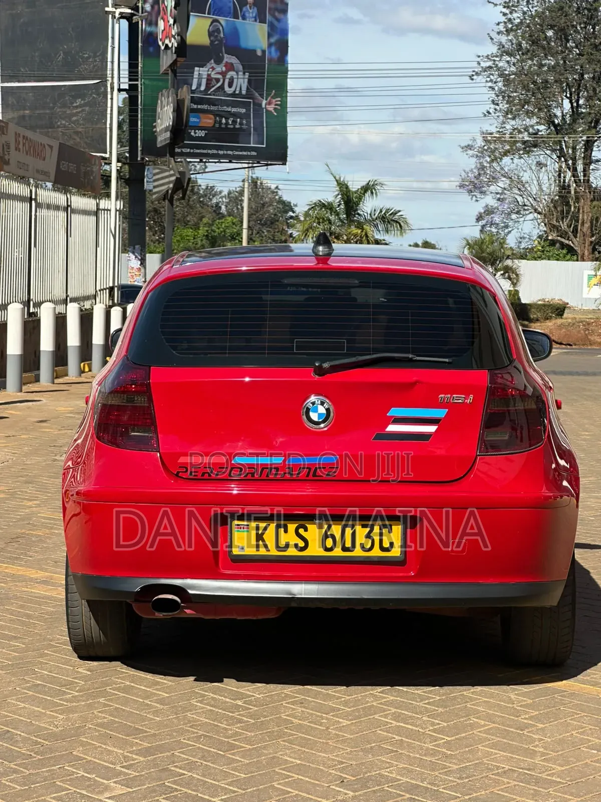 BMW 116i 2011 Red