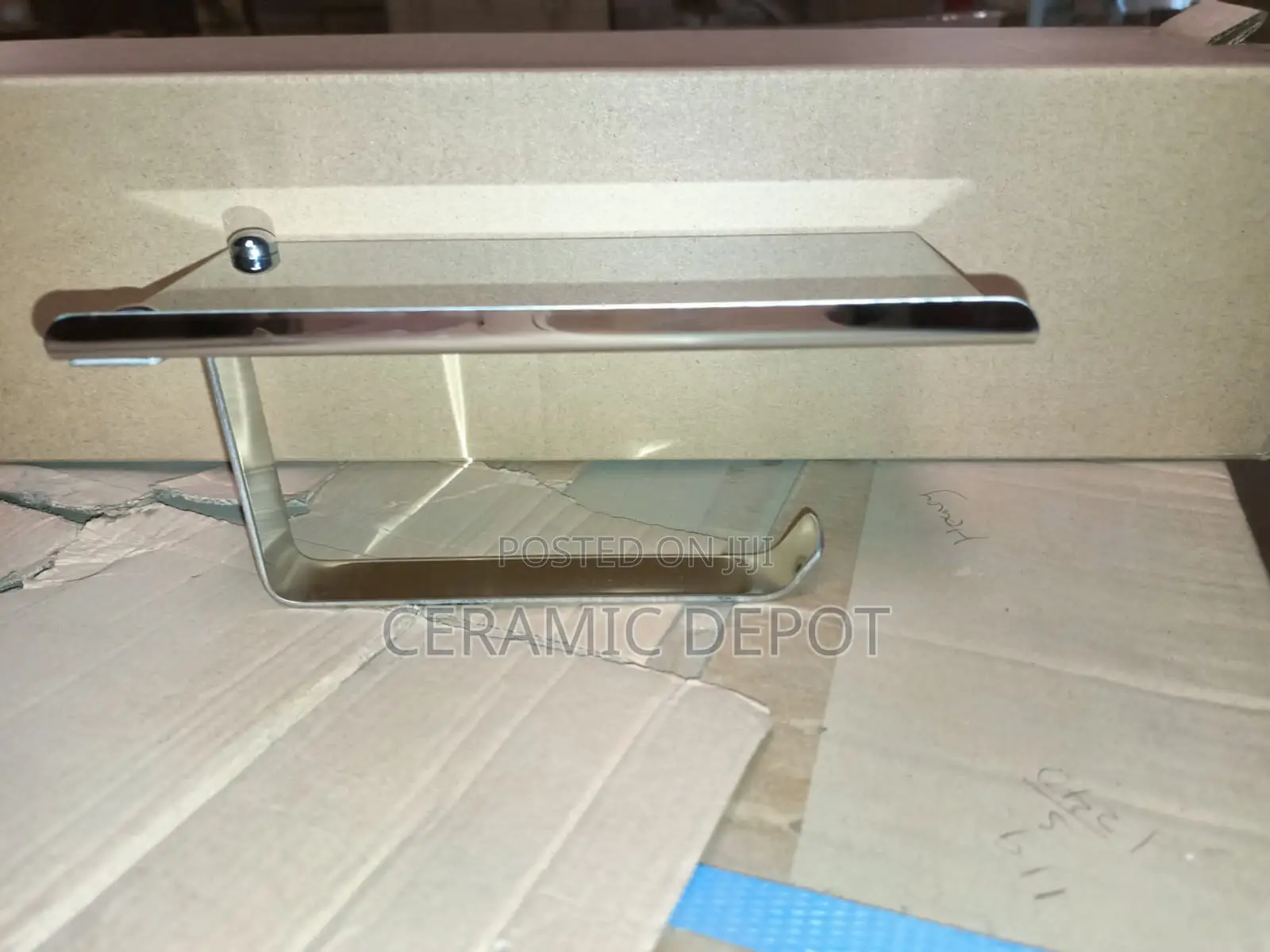 Tissue Holder With Tray-4102