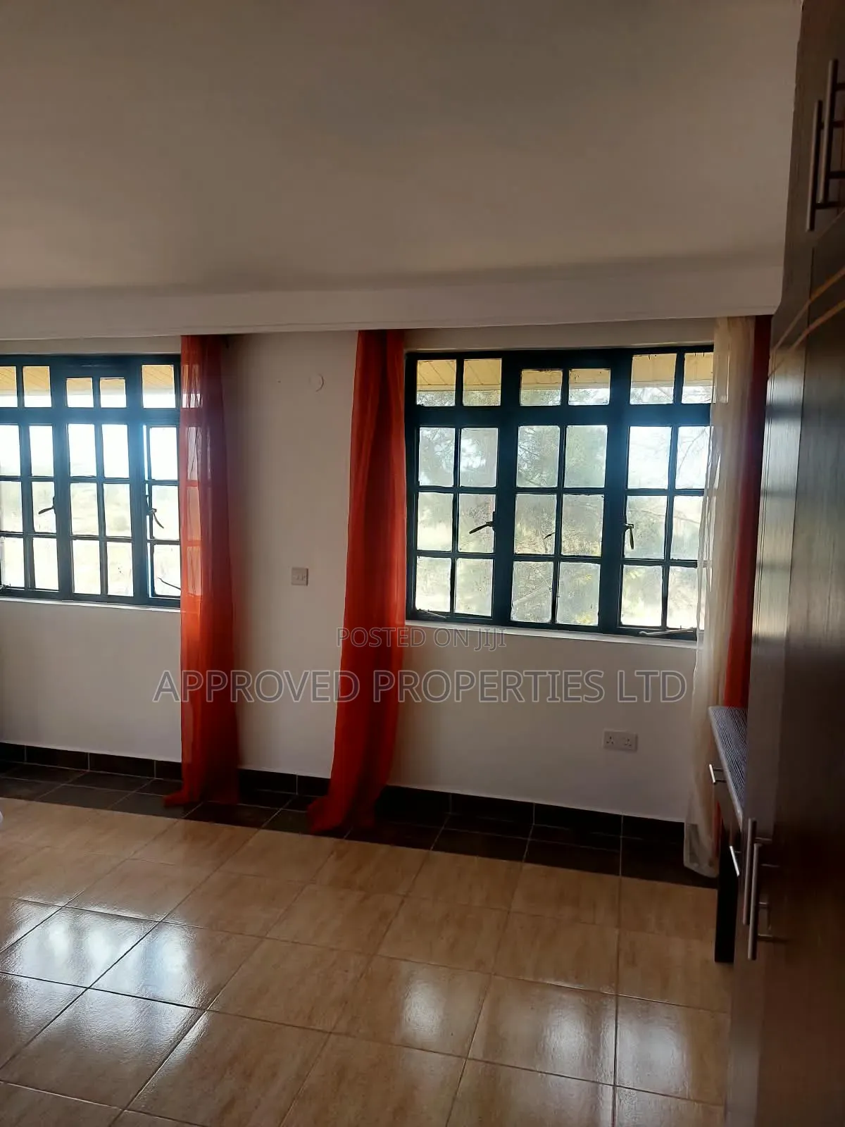 5bdrm Maisonette in Nyali Mkomani for sale
