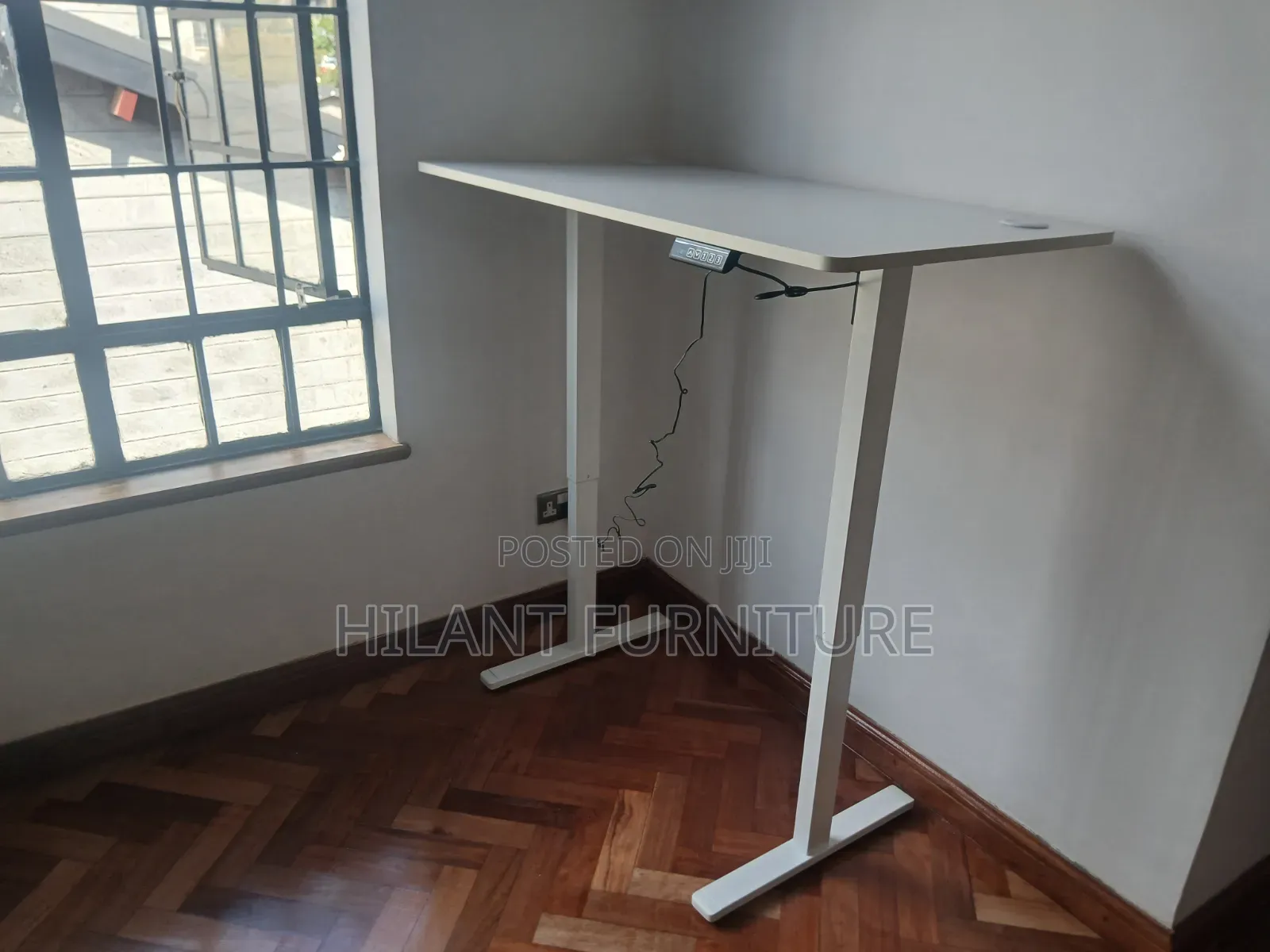 White 1.2m Adjustable Height Electric Working Desk