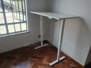 White 1.2m Adjustable Height Electric Working Desk