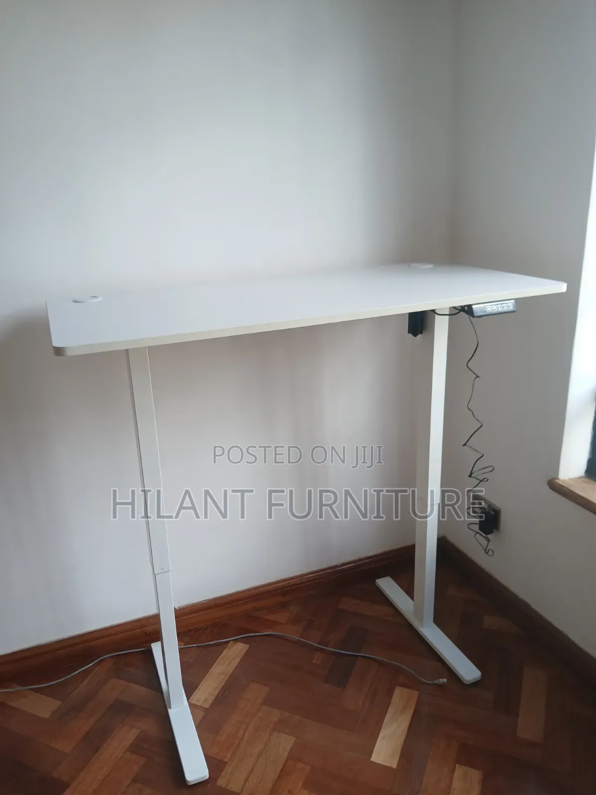 White 1.2m Adjustable Height Electric Working Desk