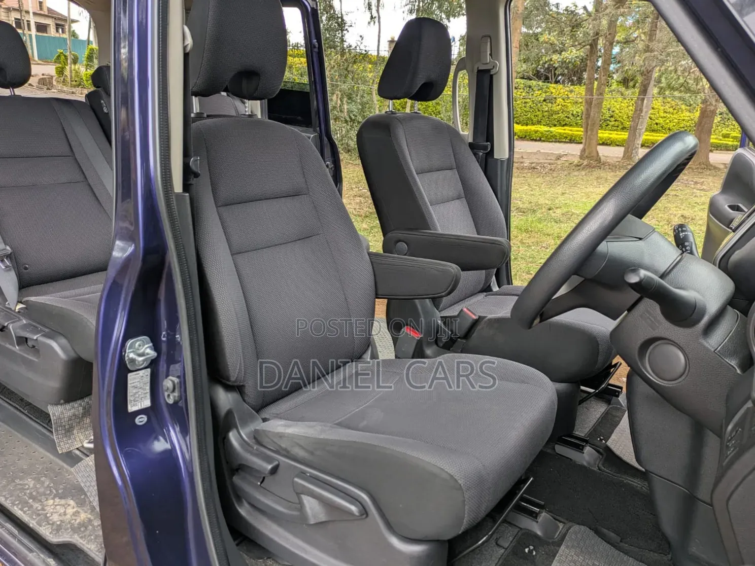 Nissan Serena 2017 Blue