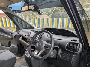 Nissan Serena 2017 Blue