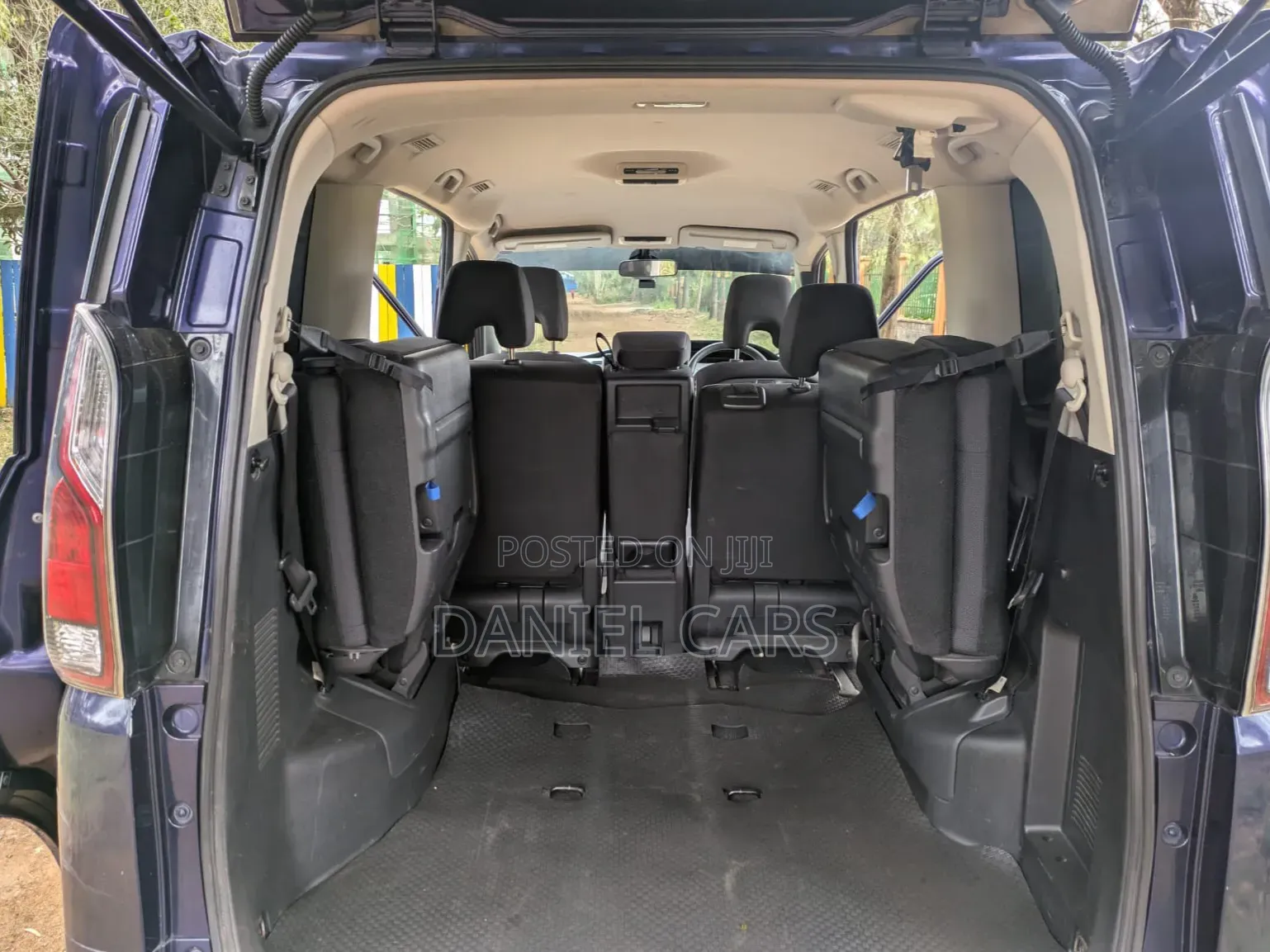 Nissan Serena 2017 Blue