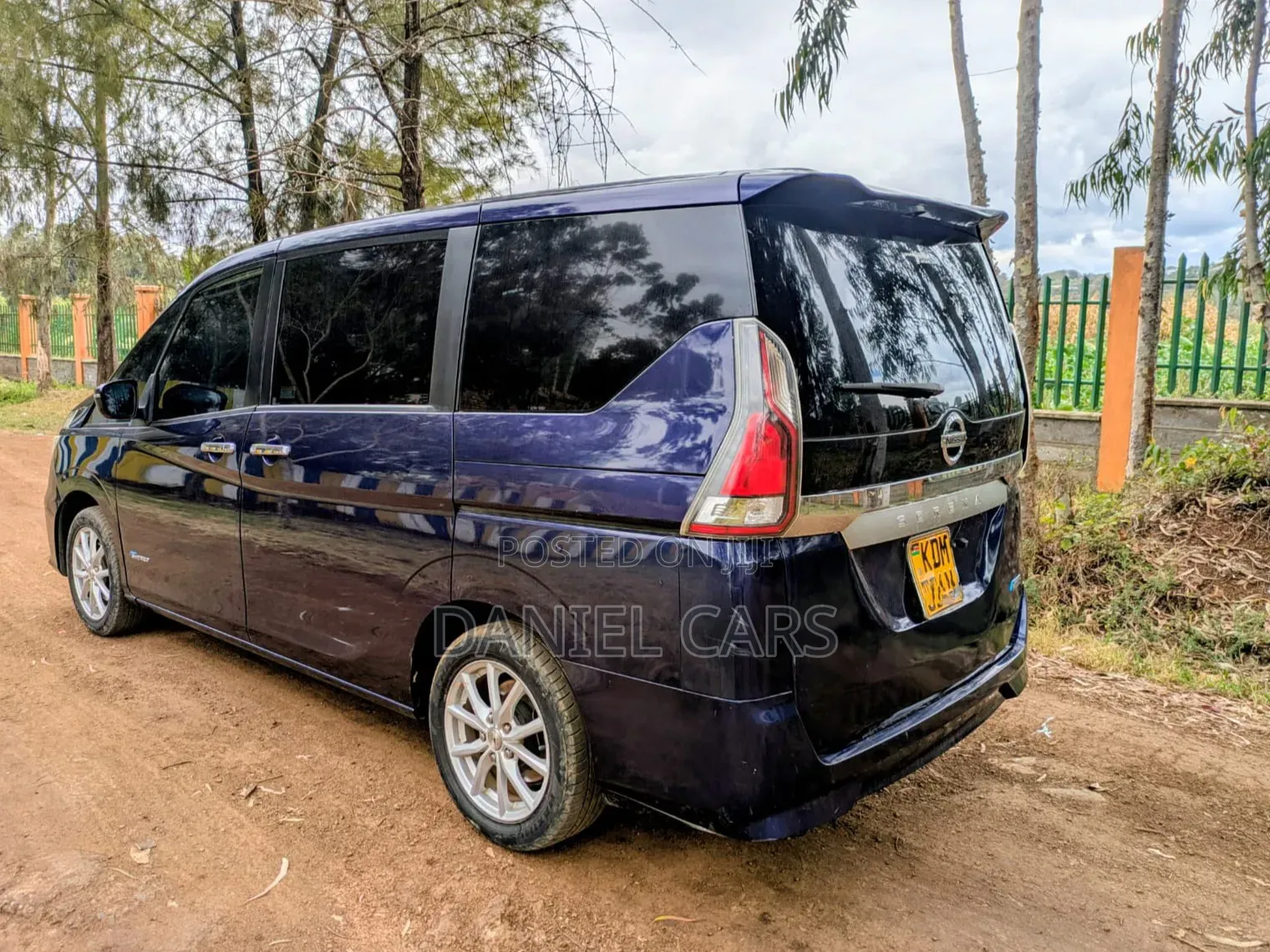 Nissan Serena 2017 Blue
