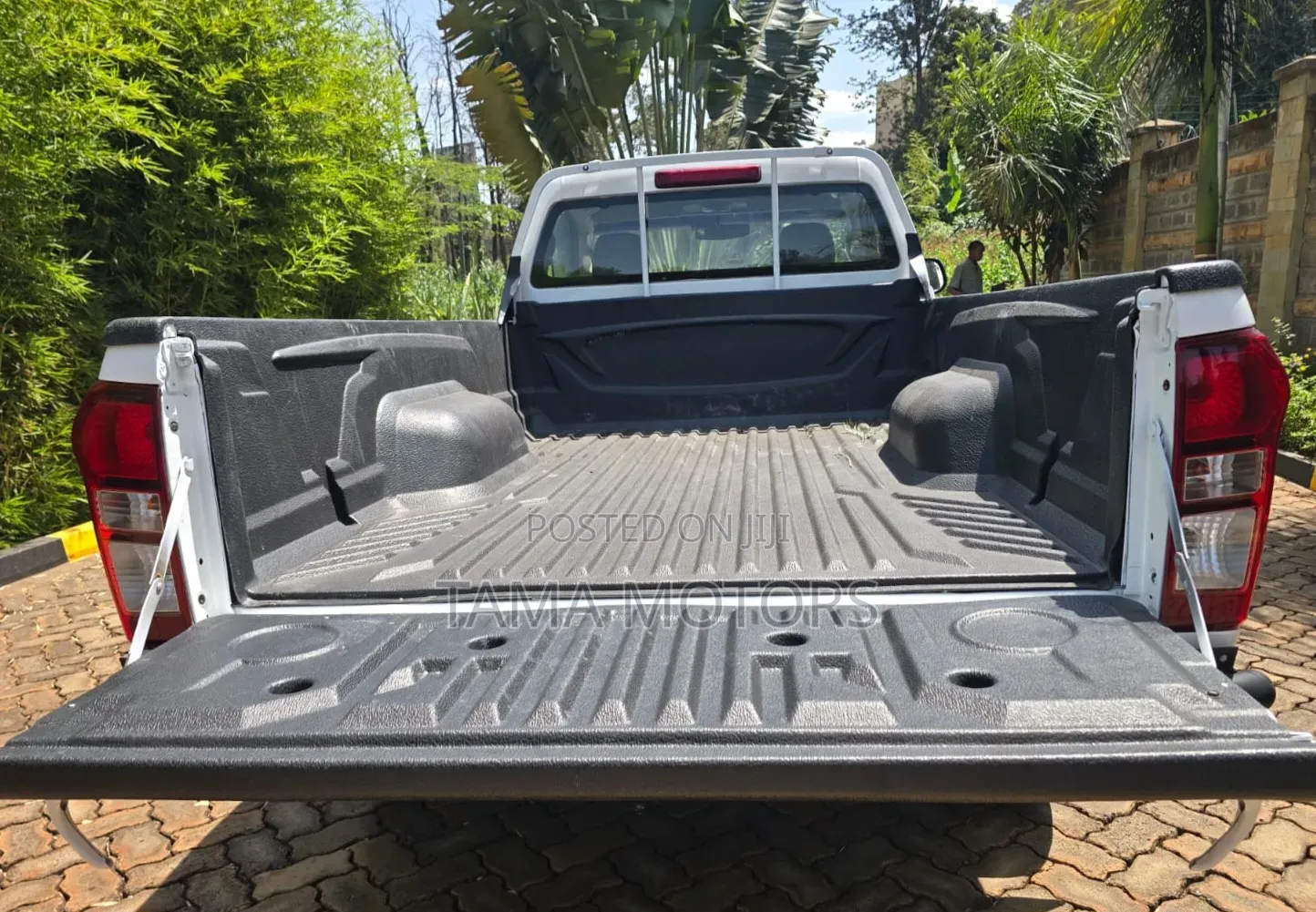 Isuzu D-MAX 2017 White