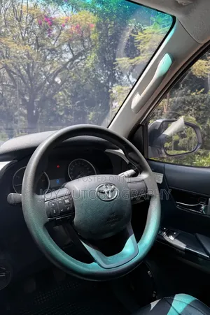 Toyota Hilux 2017 White
