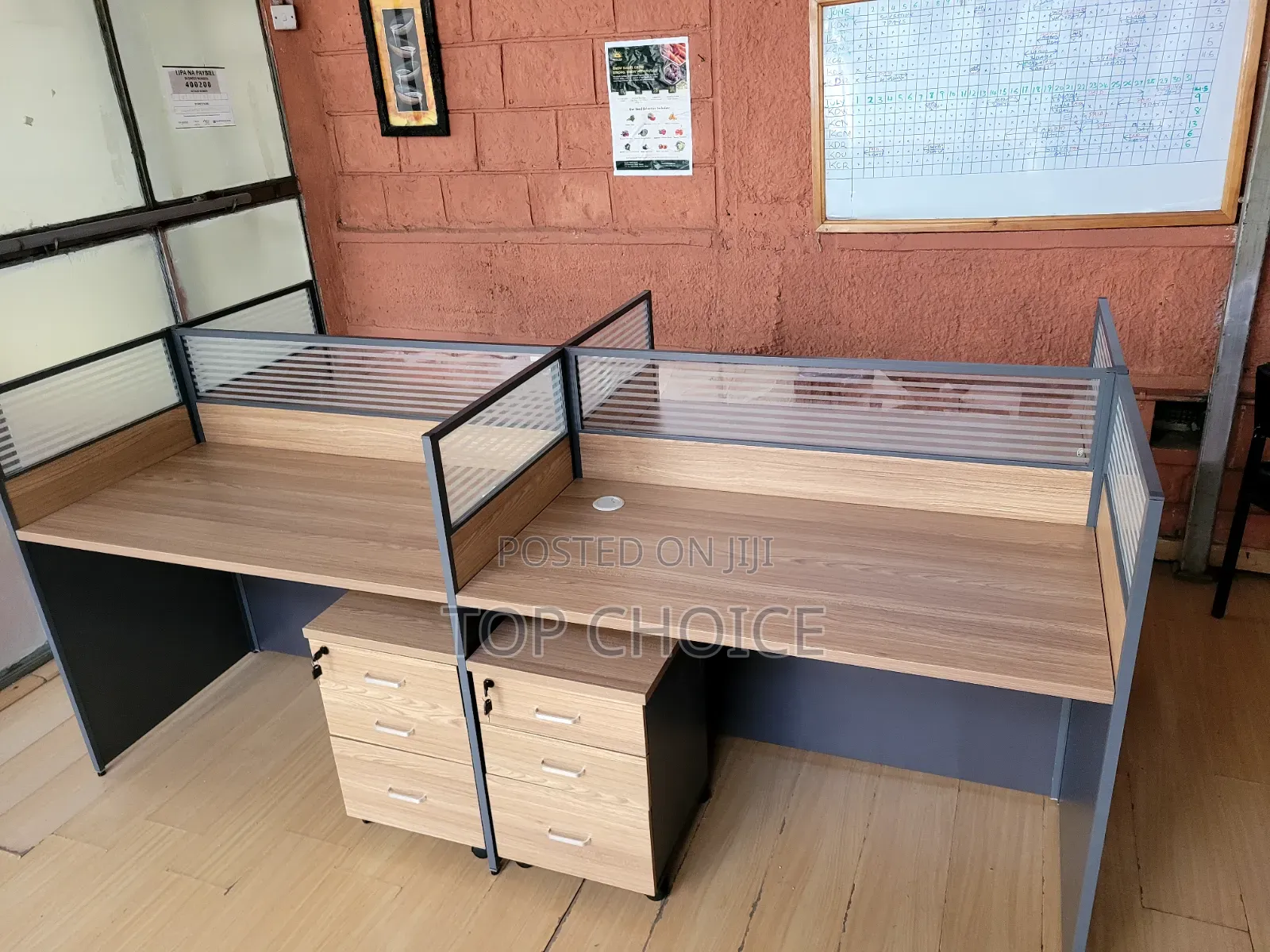 4 Way Workstations ; Brown Theme