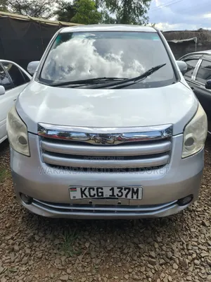 Toyota Noah 2.0 143hp FWD (7 Seater) 2008 Silver