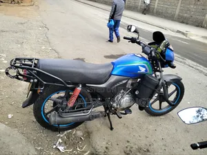 Honda CB 2025 Blue