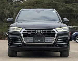Audi Q5 2.0T Premium AWD quattro 2019 Black