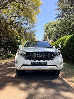 Toyota Land Cruiser Prado 2.8 2017 White
