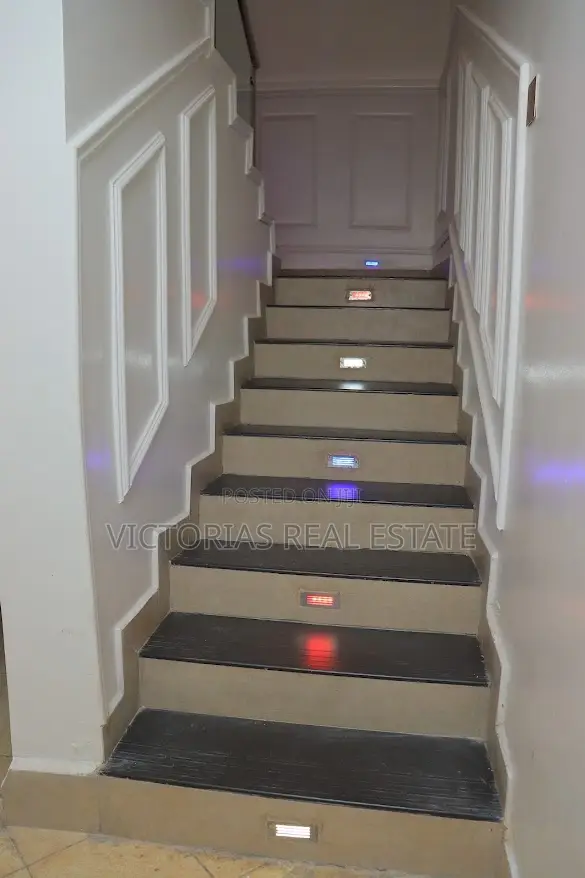 5bdrm Mansion in Ndatani Court, Complex Utawala for sale