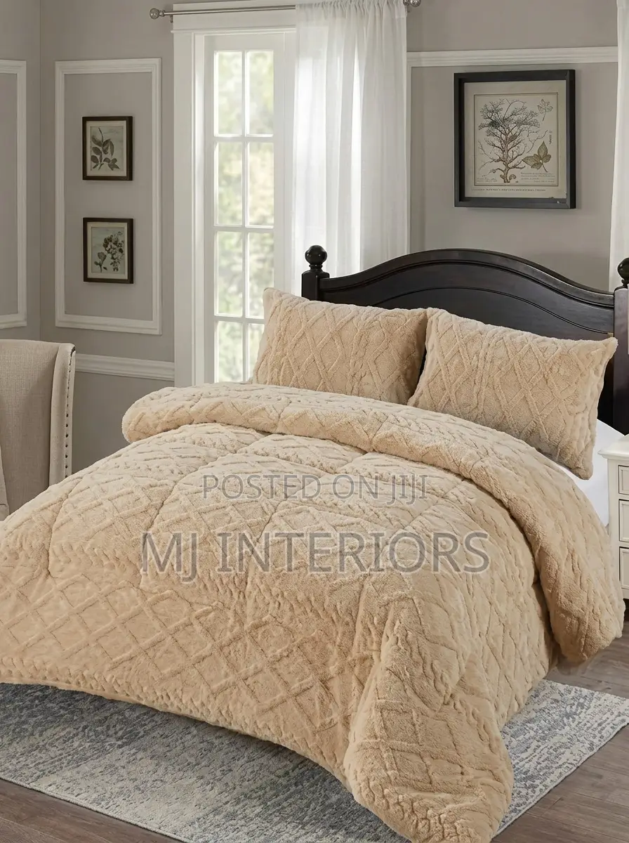 6×7 Flannel Duvet Set – Duvet, Bedsheet 2 Pillowcases