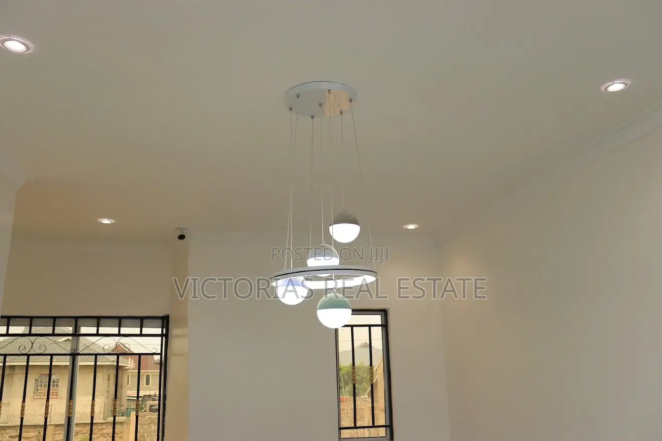 5bdrm Mansion in Ndatani Court, Complex Utawala for sale