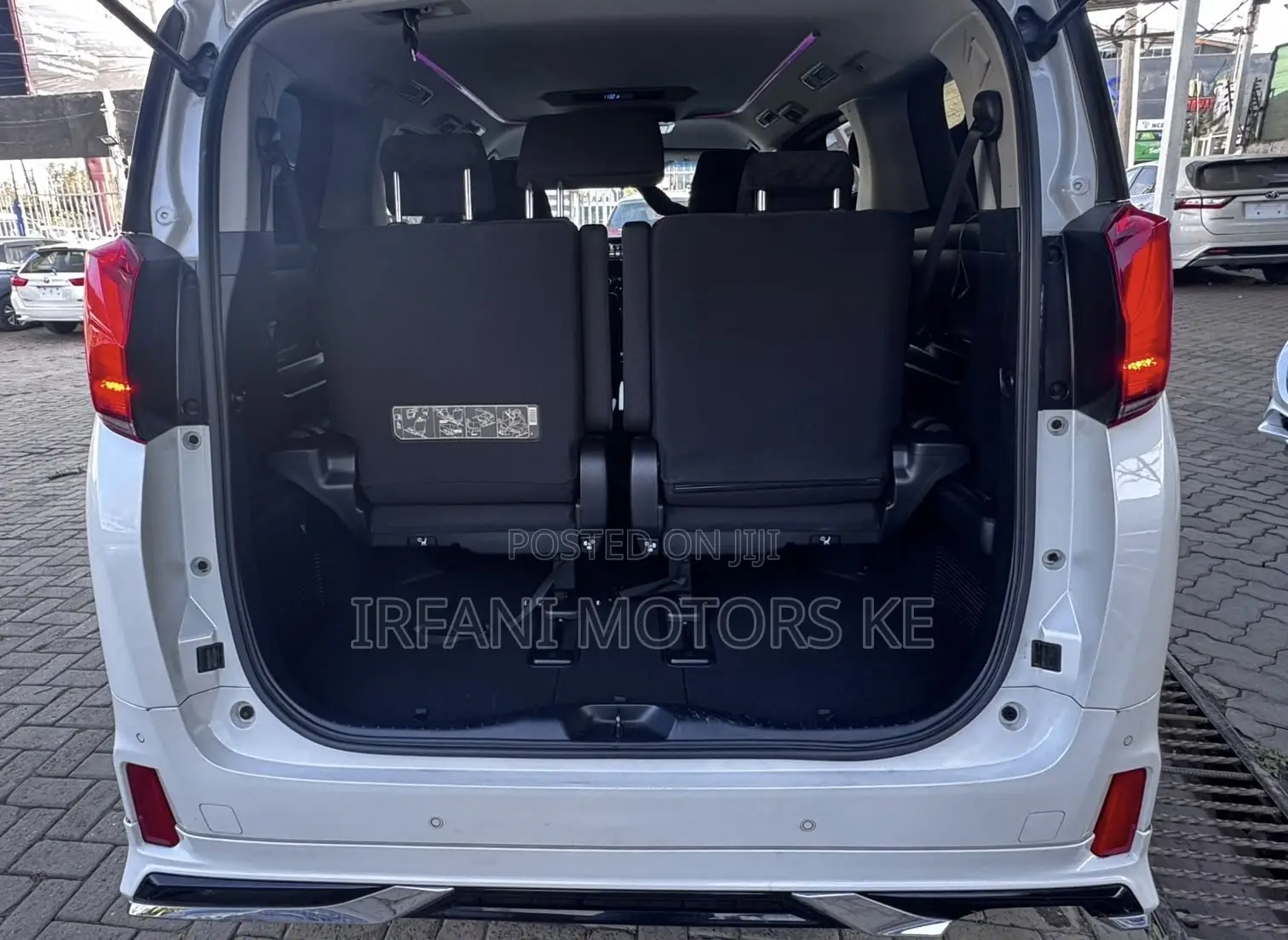 Toyota Alphard 2.5 Petrol FWD 2019 White