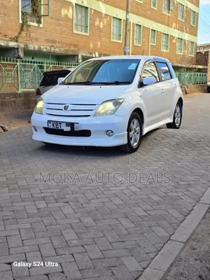 Toyota IST 2005 White