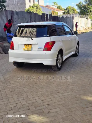 Toyota IST 2005 White