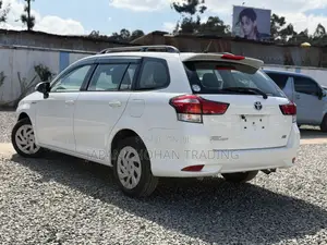 Toyota Corolla Fielder 1.5 Hybrid FWD 2020 White