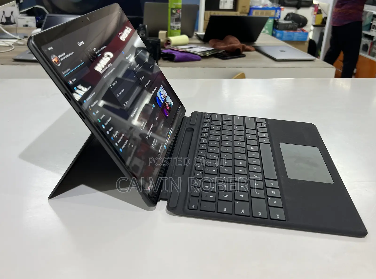 Laptop Microsoft Surface Pro 11th Edition, a Copilot+ PC 16GB SSD 512GB