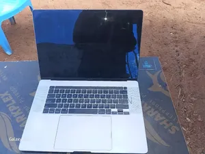 Laptop Apple MacBook Pro 16GB Intel Core i9 SSD 1T
