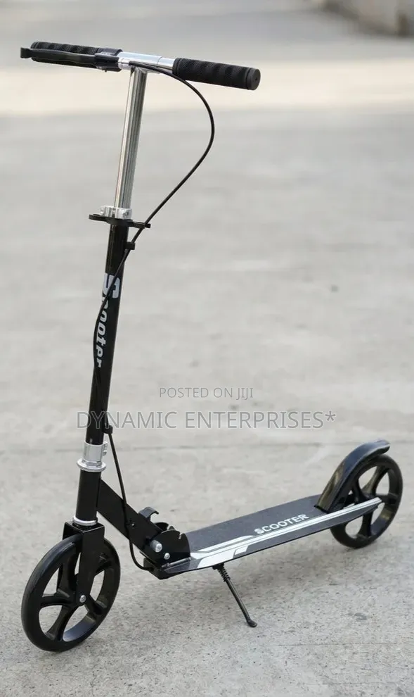 Foldable Kick Scooter With Handbrake and Kickstand!*