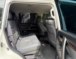 Toyota Land Cruiser 2008 White
