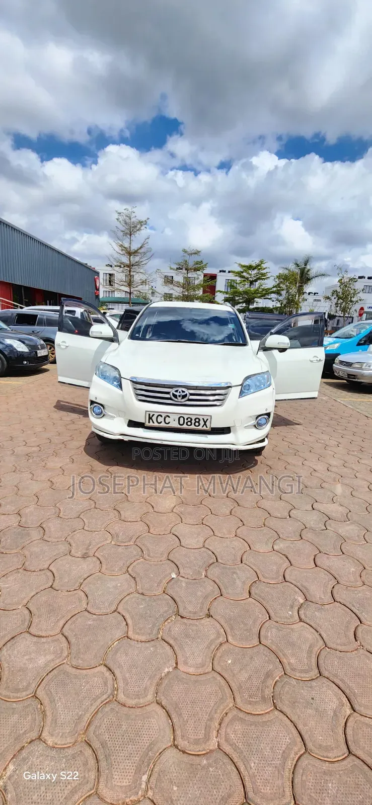 Toyota Vanguard 2010 White