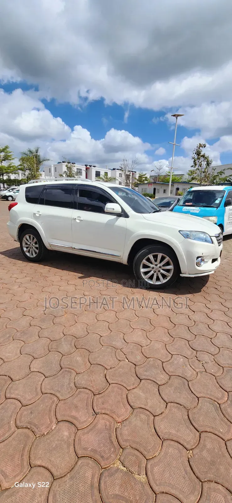 Toyota Vanguard 2010 White