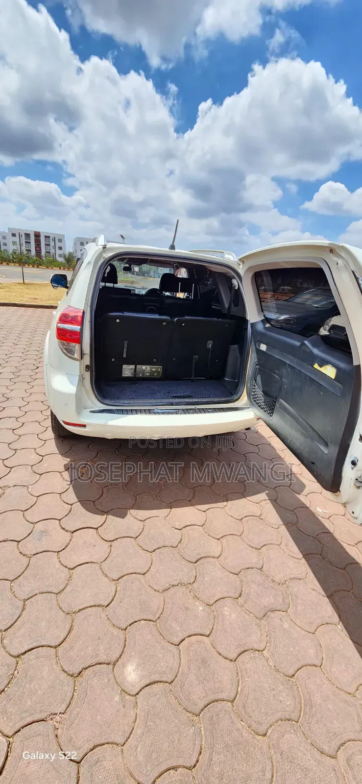 Toyota Vanguard 2010 White