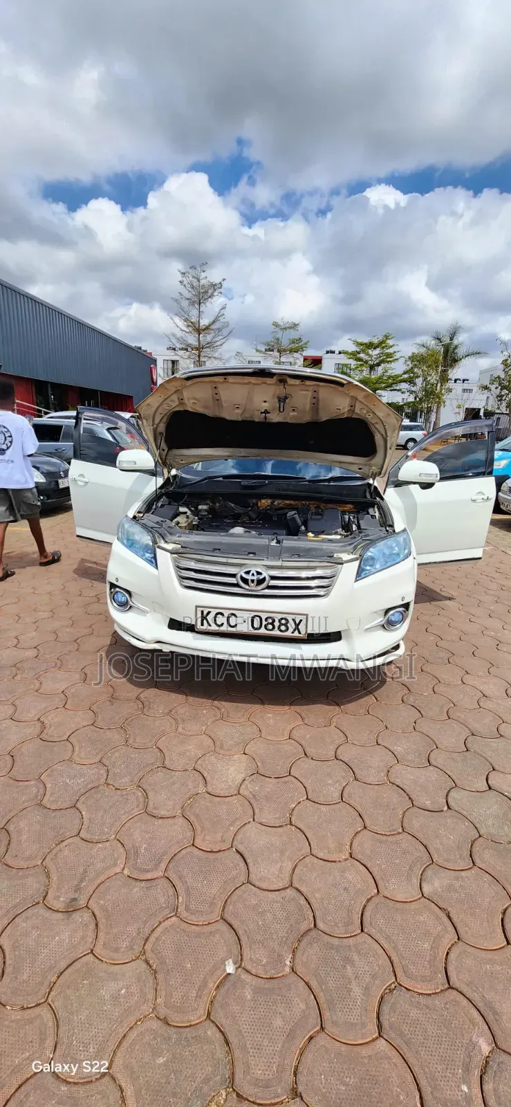 Toyota Vanguard 2010 White