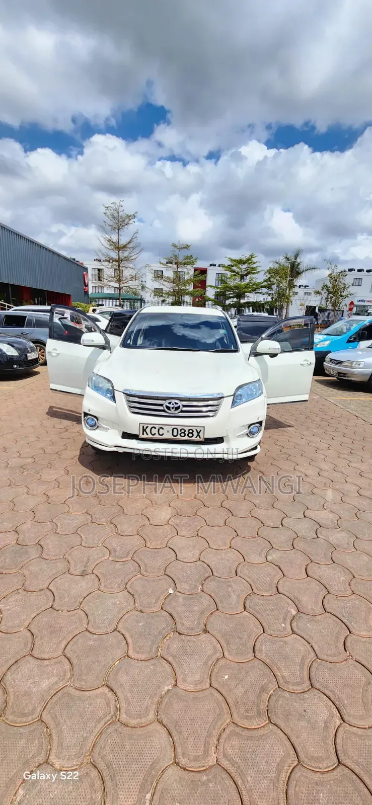 Toyota Vanguard 2010 White